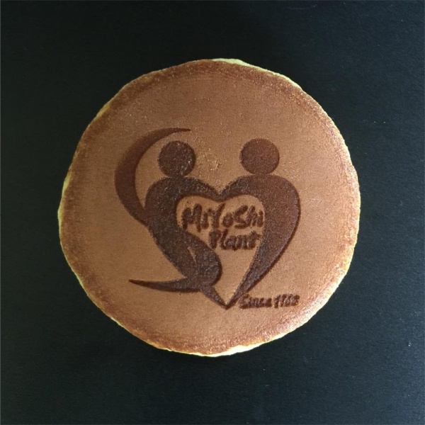 トヨタ自動車三好工場50周年の記念お菓子を製作させていただきました。