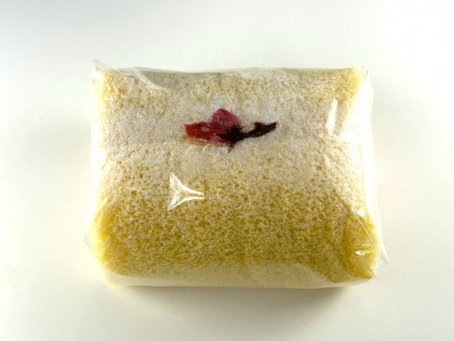 さくらロール７００円（税込７５６．０円）